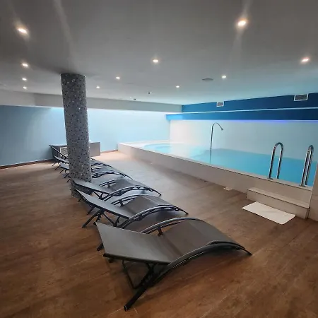 Hotell Montaigne & 4*