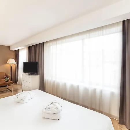 Montaigne & 4*