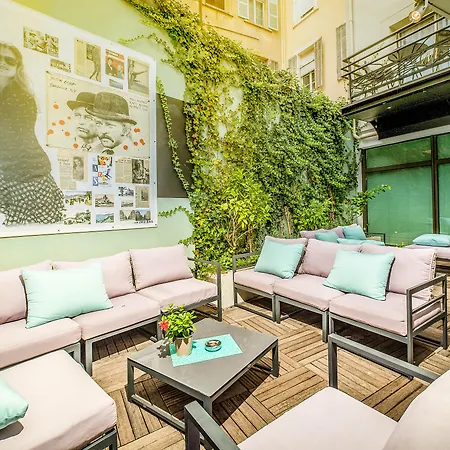 Montaigne & 4* Канни
